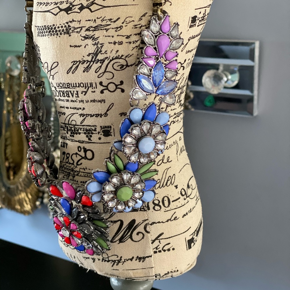 Statement necklace